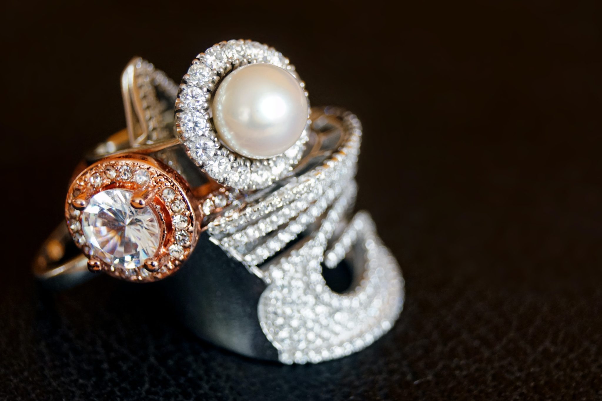 June Birthstones: Pearl, Alexandrite, and Moonstone